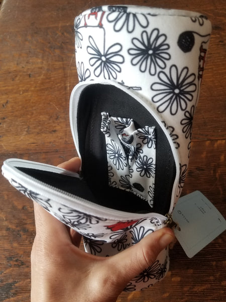 Standing Needle Cases